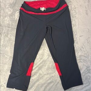 Tangerine women’s medium Black and Red 3/4 leggings